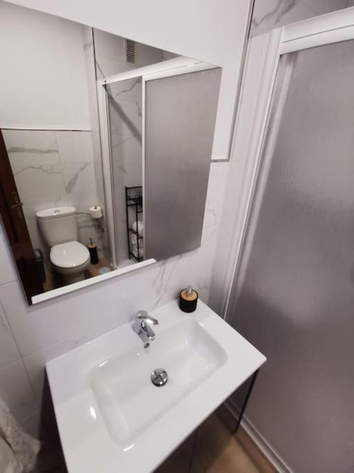 Apartamento En La Cala Del Moral Екстериор снимка